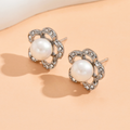 Jewelry wholesale Wholesale Floral Pearl Trendy 304 Stainless Steel Stud Earrings, Waterproof